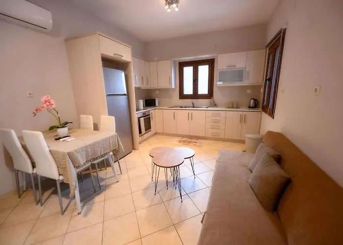 別荘 Serenity Haven Aryinónda